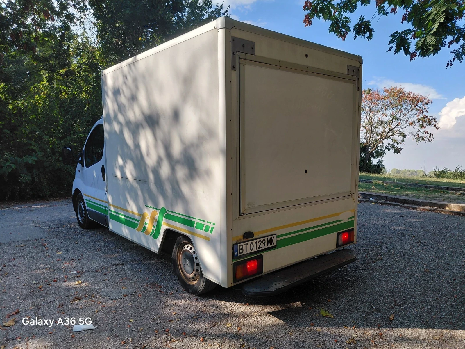 Renault Trafic Магазин, снимка 4 - Бусове и автобуси - 56526389