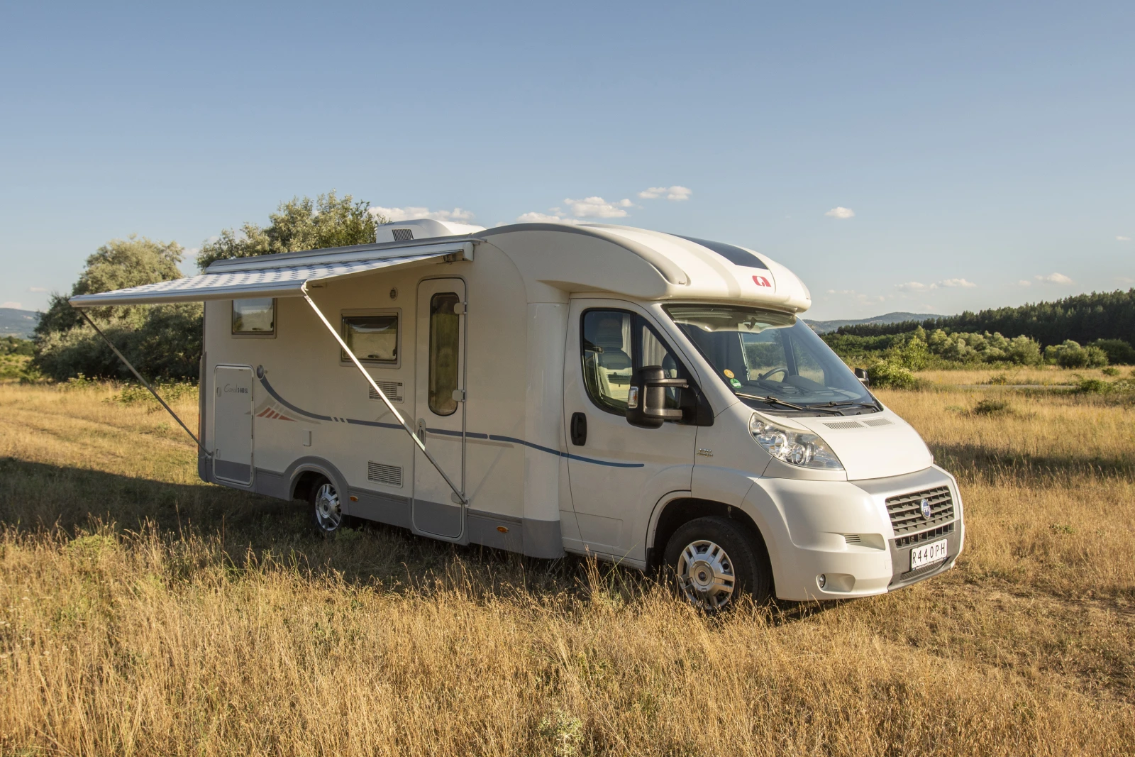 Кемпер Adria Coral S 660 SL, снимка 3 - Каравани и кемпери - 55684161