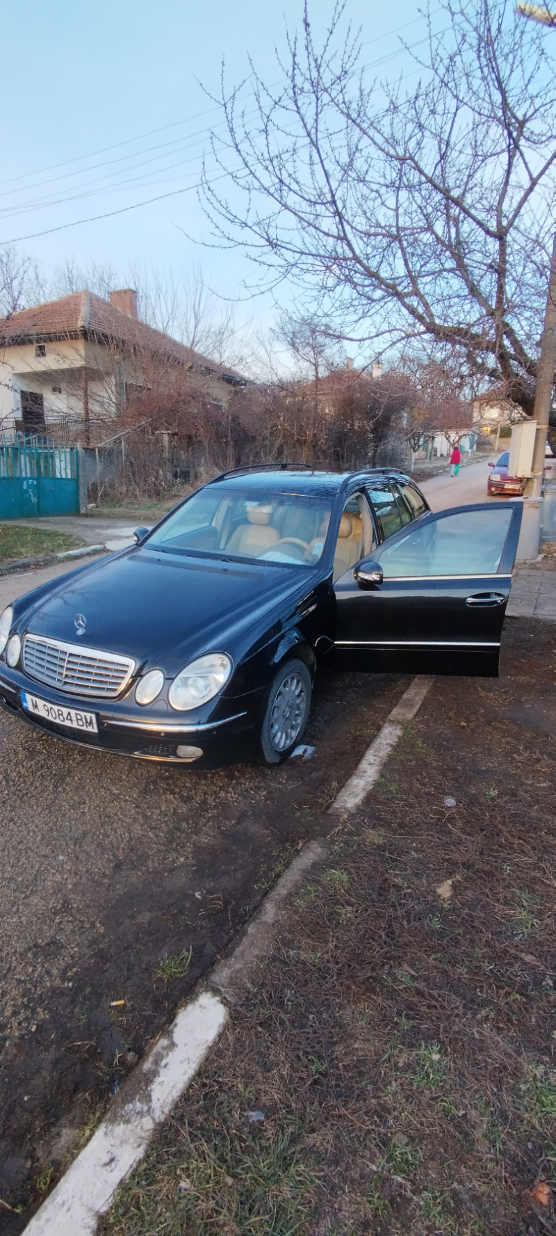Mercedes-Benz E 270 2.7 cdi, снимка 2 - Автомобили и джипове - 45200025