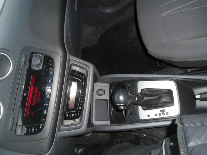 Seat Ibiza 1.2 TSI , снимка 8 - Автомобили и джипове - 46280150