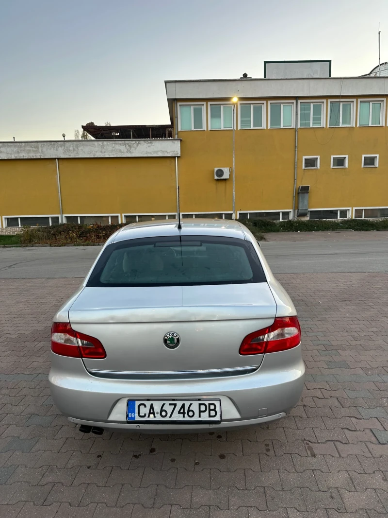 Skoda Superb, снимка 4 - Автомобили и джипове - 48032677