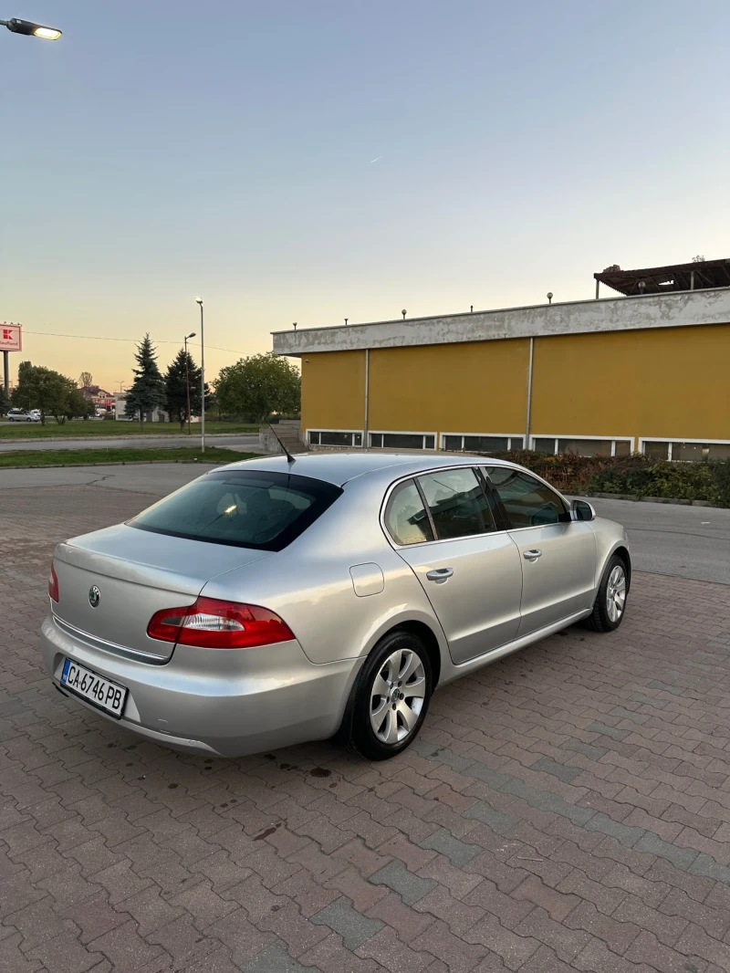 Skoda Superb, снимка 5 - Автомобили и джипове - 48032677