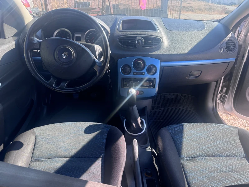 Renault Clio, снимка 8 - Автомобили и джипове - 48341795