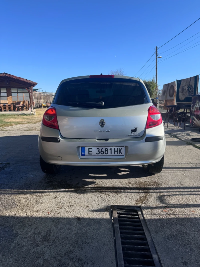 Renault Clio, снимка 3 - Автомобили и джипове - 48341795