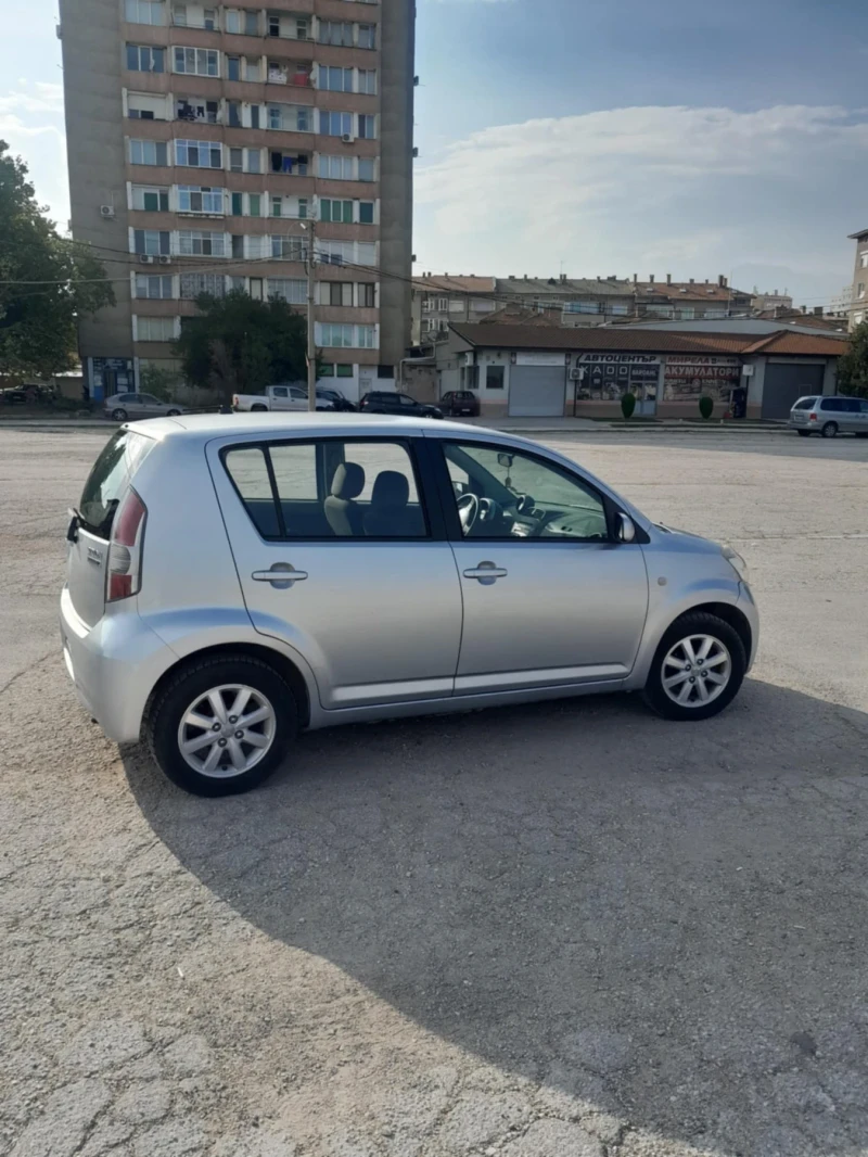 Daihatsu Sirion, снимка 6 - Автомобили и джипове - 48512140