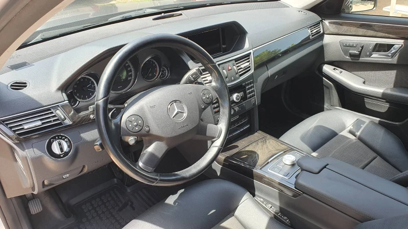 Mercedes-Benz E 500, снимка 4 - Автомобили и джипове - 52015536