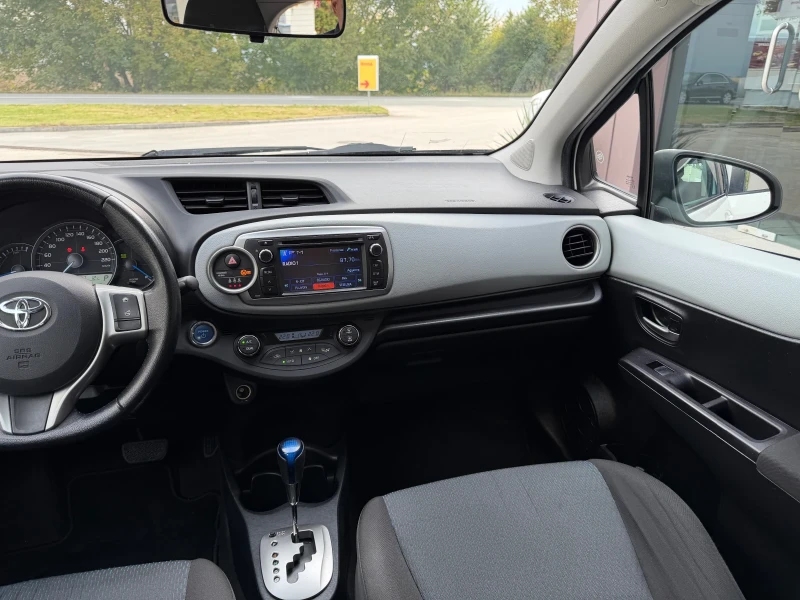 Toyota Yaris 1.5 HYBRID-AUTOMAT-CAMERA-75к.с, снимка 12 - Автомобили и джипове - 52065356