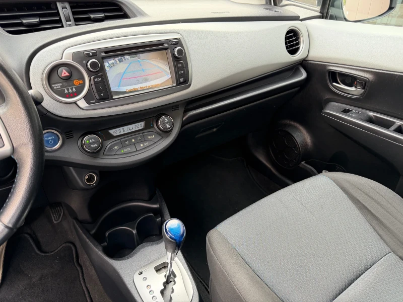 Toyota Yaris 1.5 HYBRID-AUTOMAT-CAMERA-75к.с, снимка 16 - Автомобили и джипове - 52065356
