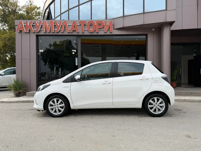 Toyota Yaris 1.5 HYBRID-AUTOMAT-CAMERA-75к.с, снимка 3 - Автомобили и джипове - 52065356