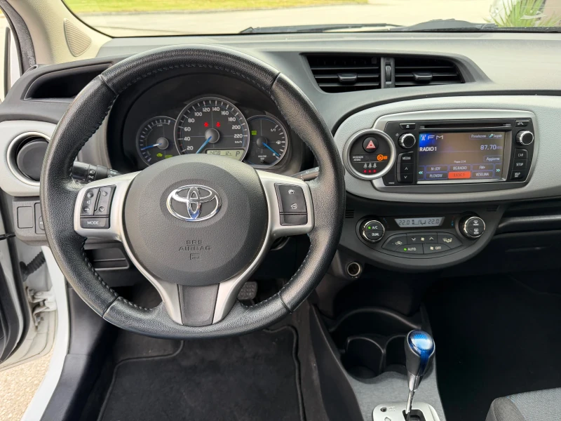Toyota Yaris 1.5 HYBRID-AUTOMAT-CAMERA-75к.с, снимка 15 - Автомобили и джипове - 52065356