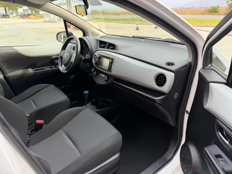 Toyota Yaris 1.5 HYBRID-AUTOMAT-CAMERA-75к.с, снимка 10 - Автомобили и джипове - 52065356