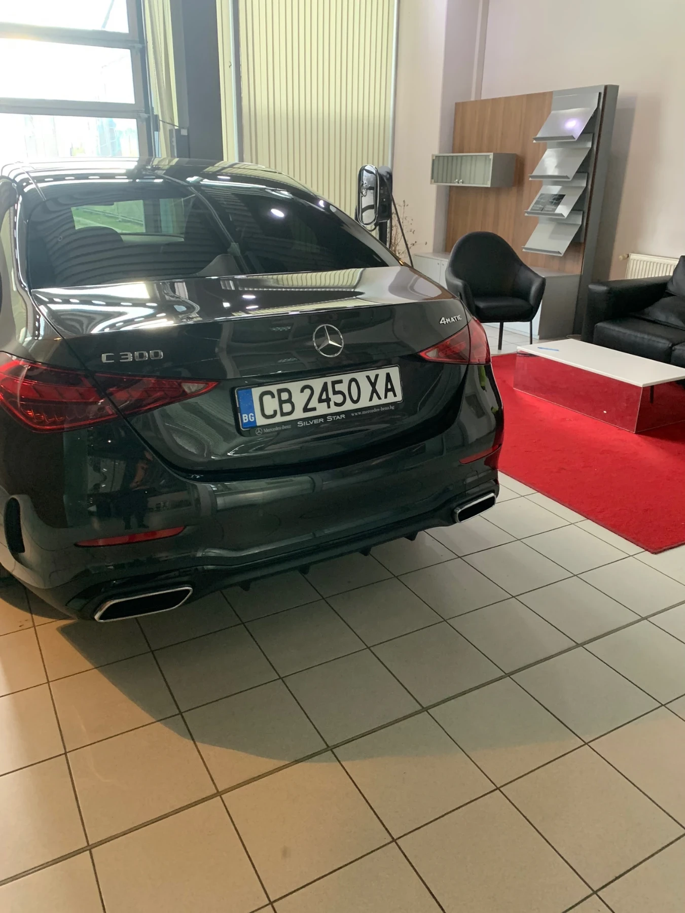 Mercedes-Benz C 300 C300 4matic AMG / Гаранция Силвър Стар / Лизинг - изображение 8