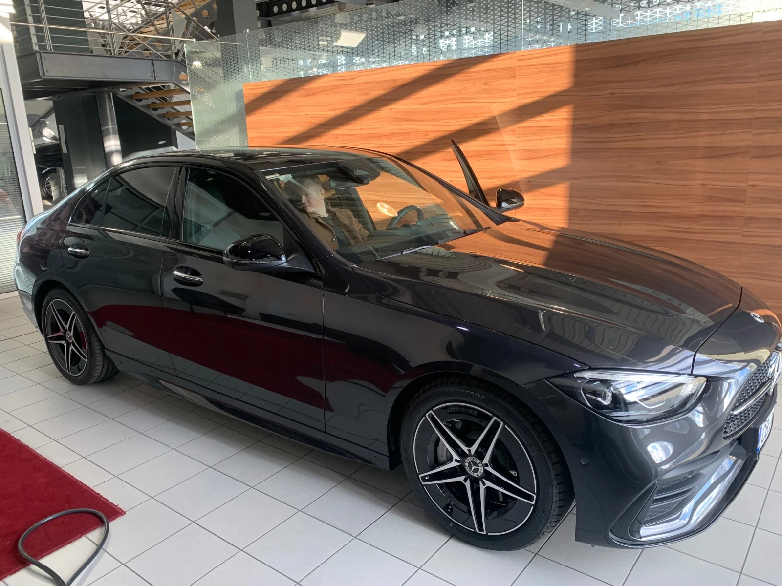 Mercedes-Benz C 300 C300 4matic AMG / Гаранция Силвър Стар / Лизинг - изображение 9