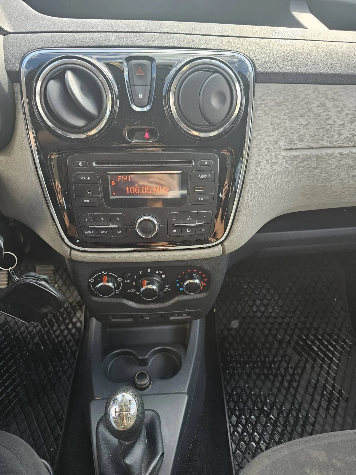 Dacia Dokker dCi 90 к.с. Дизел Stop & Start - изображение 9