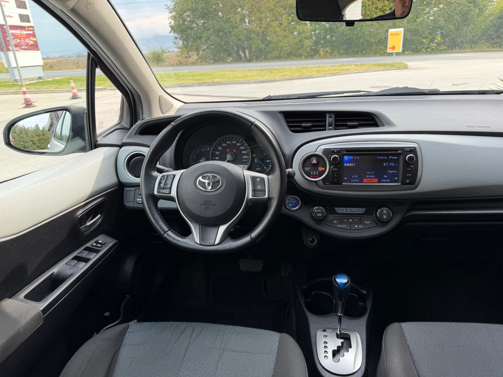 Toyota Yaris 1.5 HYBRID-AUTOMAT-CAMERA-75к.с | Mobile.bg — изображение 13