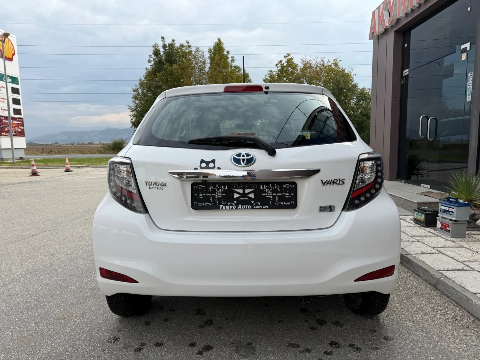 Toyota Yaris 1.5 HYBRID-AUTOMAT-CAMERA-75к.с | Mobile.bg — изображение 5