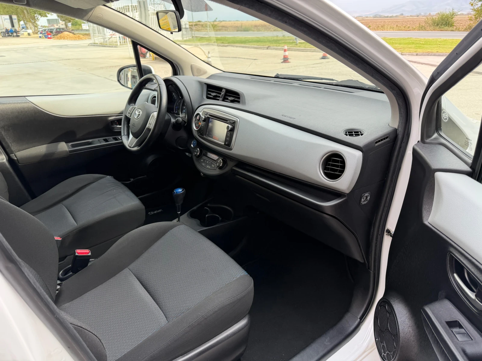 Toyota Yaris 1.5 HYBRID-AUTOMAT-CAMERA-75к.с | Mobile.bg — изображение 10