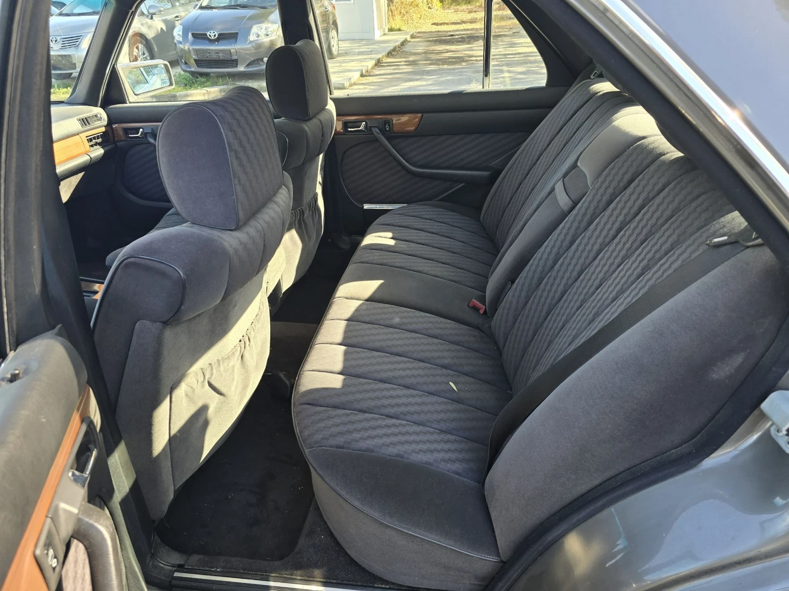 Mercedes-Benz 126 300SE/АВТОМАТИК/ВНОС ОТ ИСПАНИЯ | Mobile.bg — изображение 10