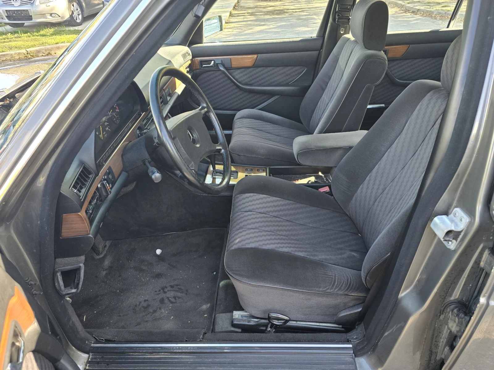 Mercedes-Benz 126 300SE/АВТОМАТИК/ВНОС ОТ ИСПАНИЯ | Mobile.bg — изображение 9