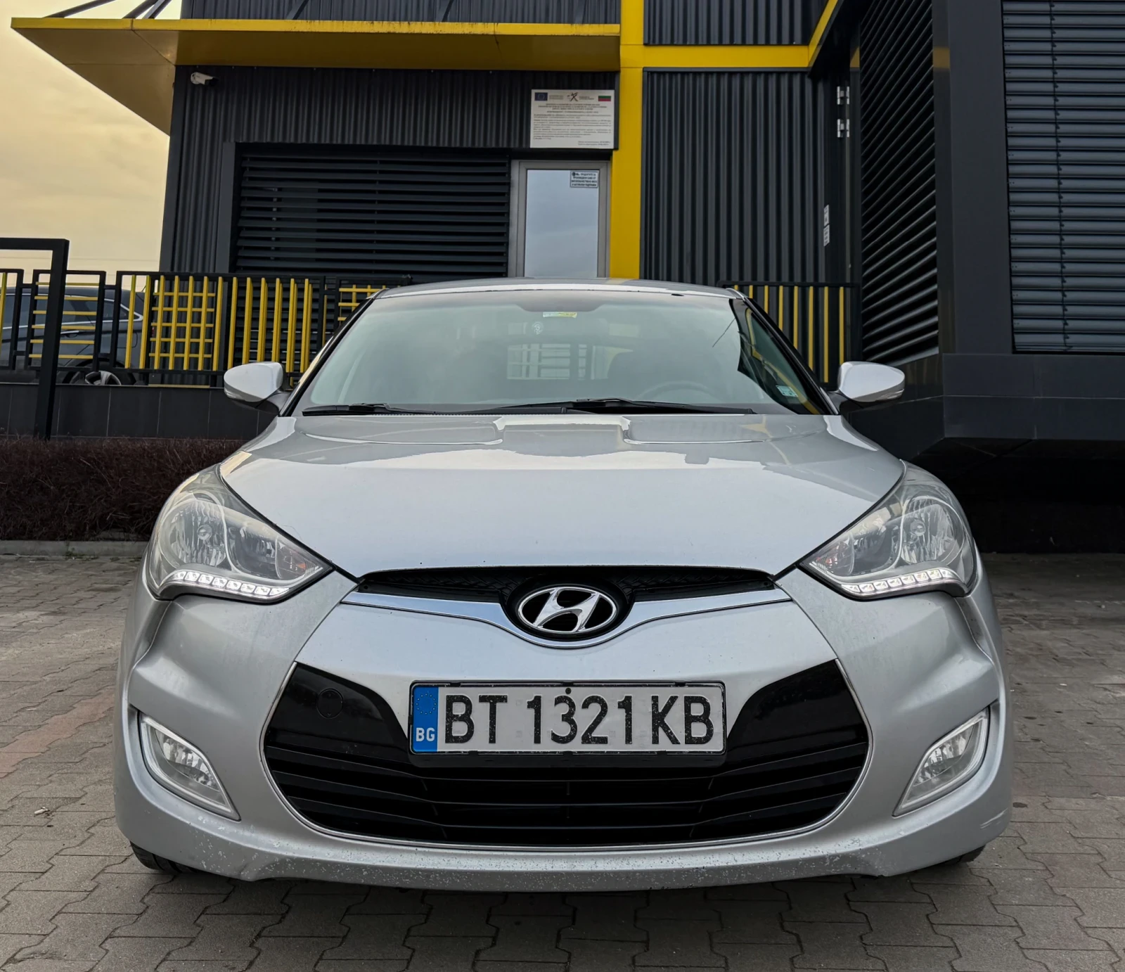 Hyundai Veloster  1.6 GDi, снимка 3 - Автомобили и джипове - 53728362