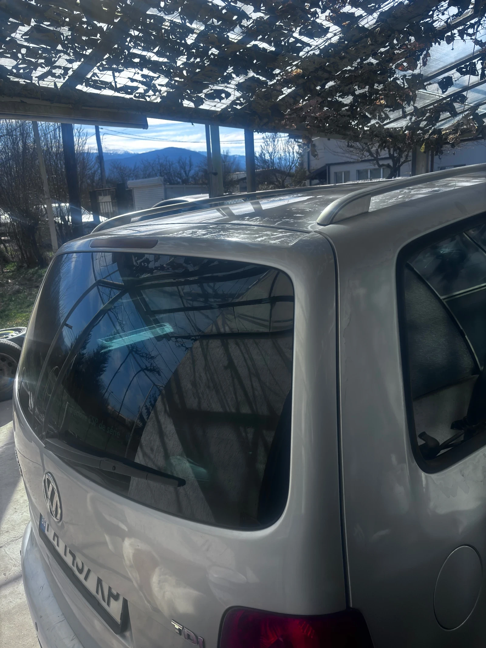 VW Touran, снимка 2 - Автомобили и джипове - 53783342