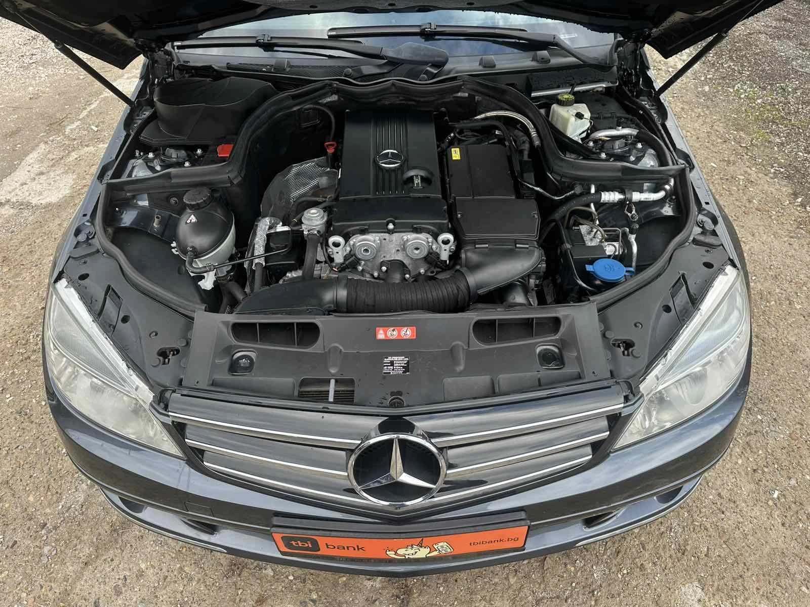 Mercedes-Benz C 180 Kompressor  Avangarde 6-скорости, снимка 17 - Автомобили и джипове - 54082529