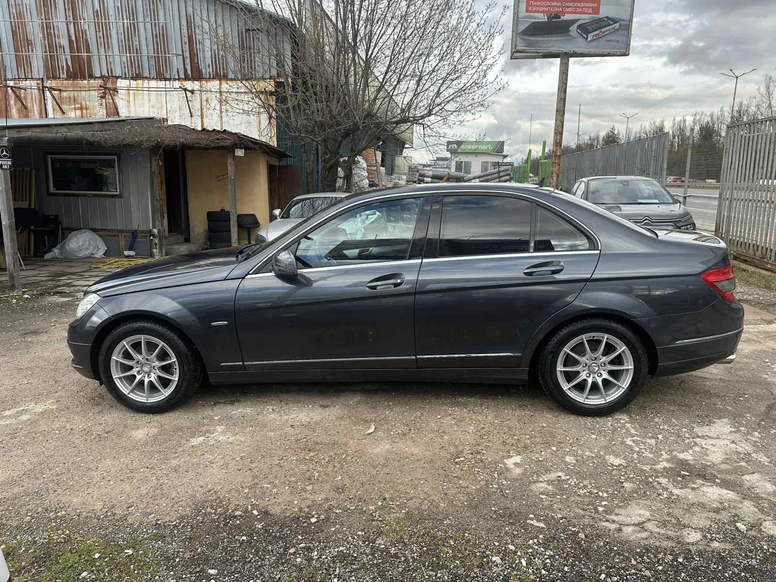 Mercedes-Benz C 180 Kompressor  Avangarde 6-скорости, снимка 8 - Автомобили и джипове - 54082529