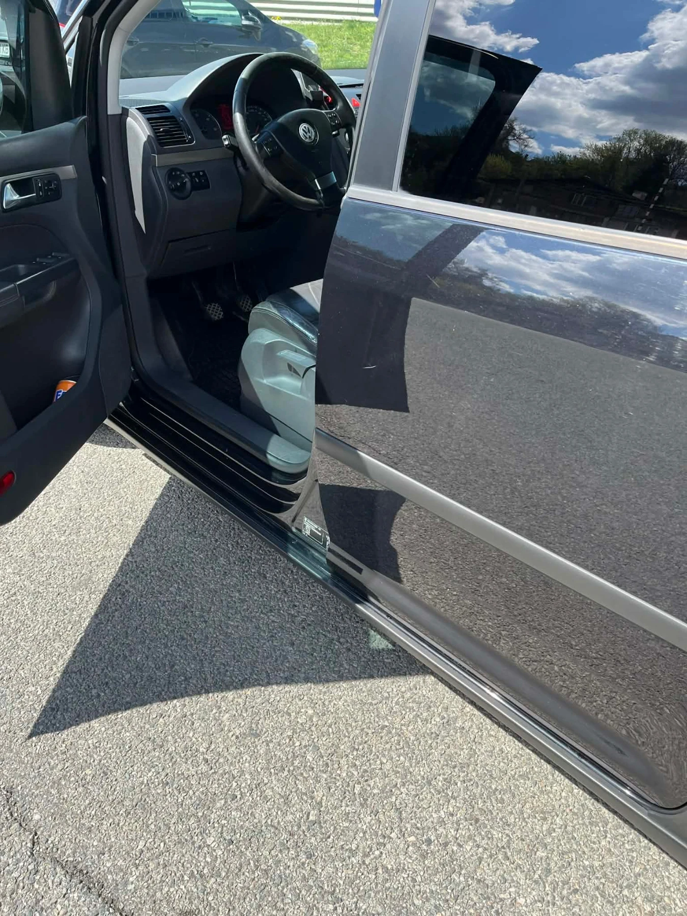 VW Touran, снимка 3 - Автомобили и джипове - 54191047