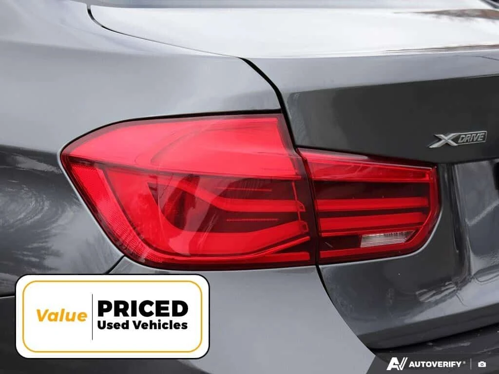 BMW 330 * 330i xDrive Sedan * CARFAX * ЦЕНА ДО БГ, снимка 9 - Автомобили и джипове - 54208199