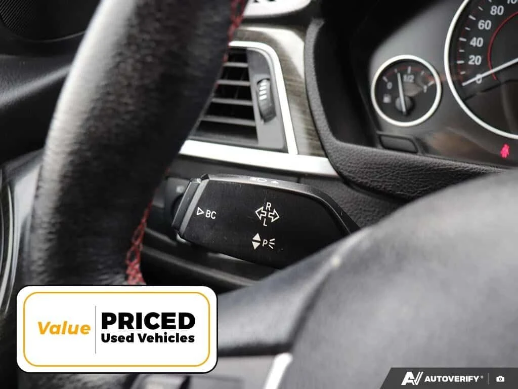 BMW 330 * 330i xDrive Sedan * CARFAX * ЦЕНА ДО БГ, снимка 13 - Автомобили и джипове - 54208199