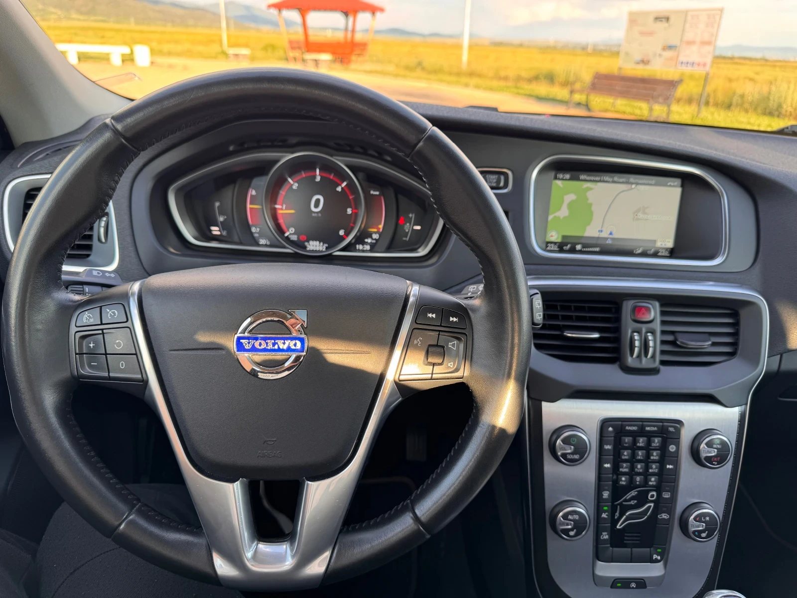 Volvo V40 D2 Ocean Race, снимка 7 - Автомобили и джипове - 54668828