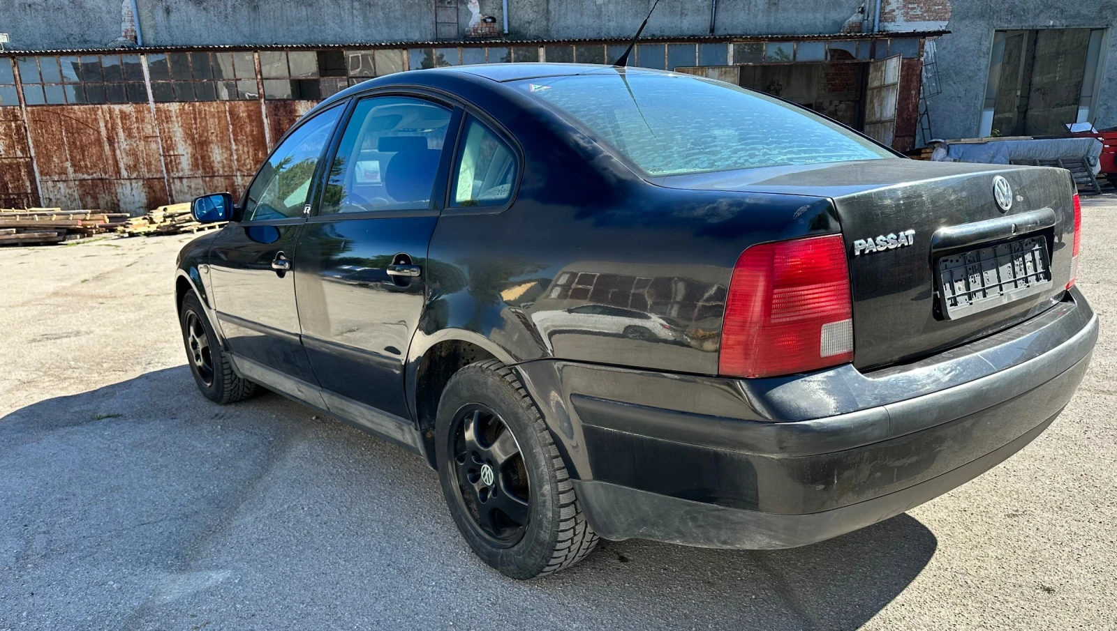 VW Passat 1.6 LPG, снимка 2 - Автомобили и джипове - 54762211