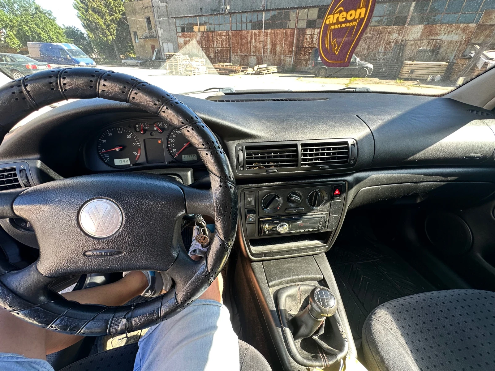 VW Passat 1.6 LPG, снимка 8 - Автомобили и джипове - 54762211