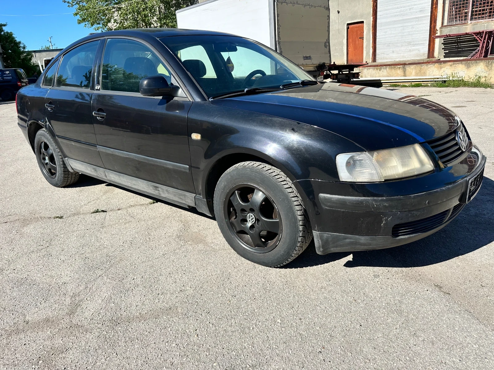 VW Passat 1.6 LPG, снимка 5 - Автомобили и джипове - 54762211