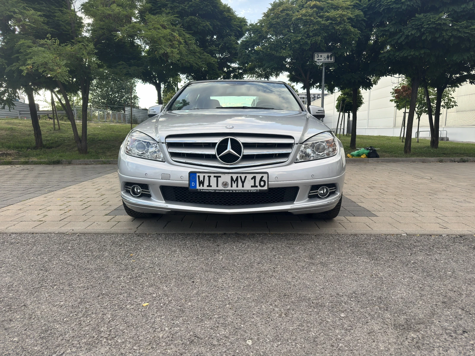 Mercedes-Benz C 180 CGI, снимка 7 - Автомобили и джипове - 55347385