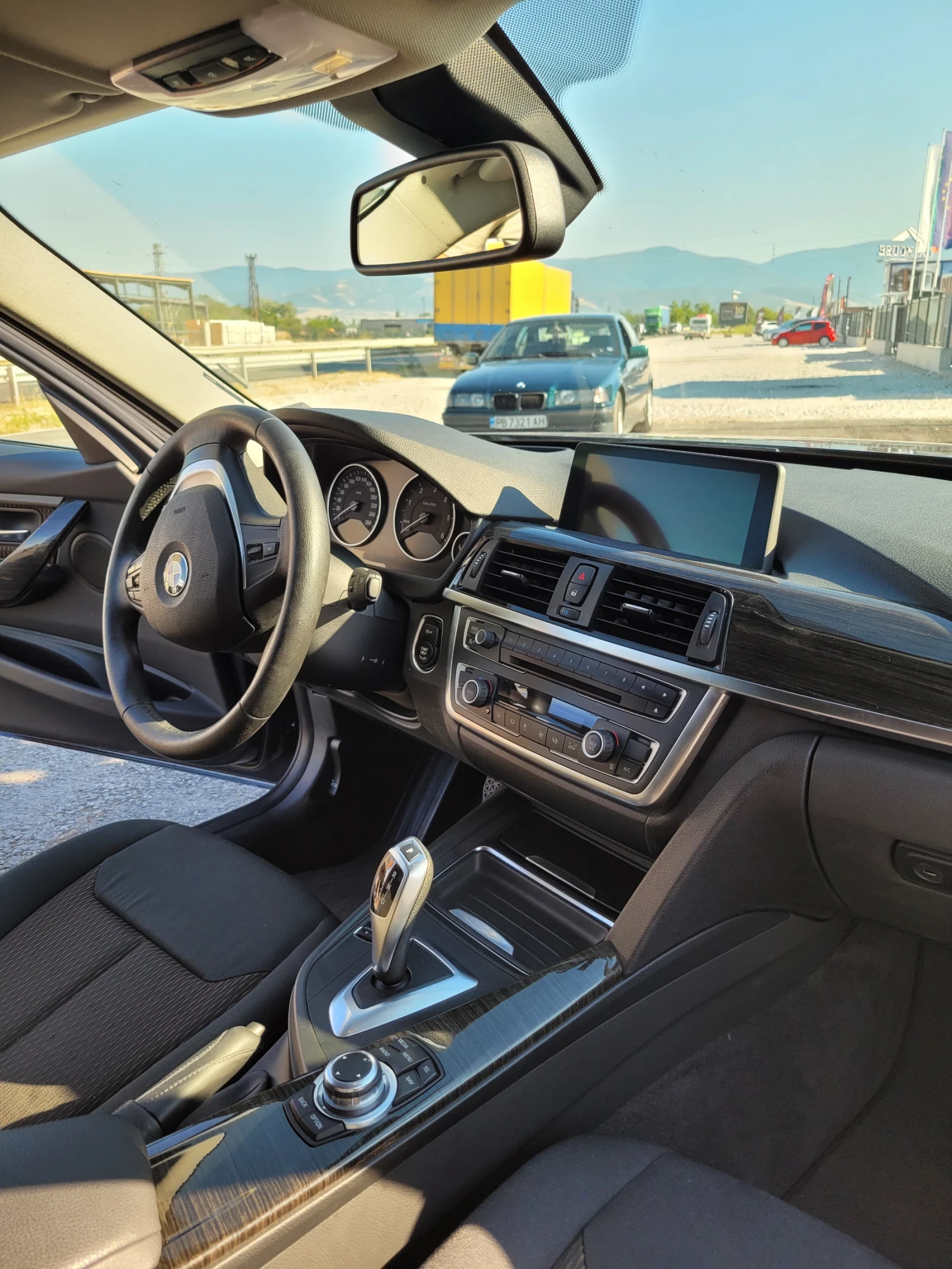 BMW 320, снимка 12 - Автомобили и джипове - 55537805