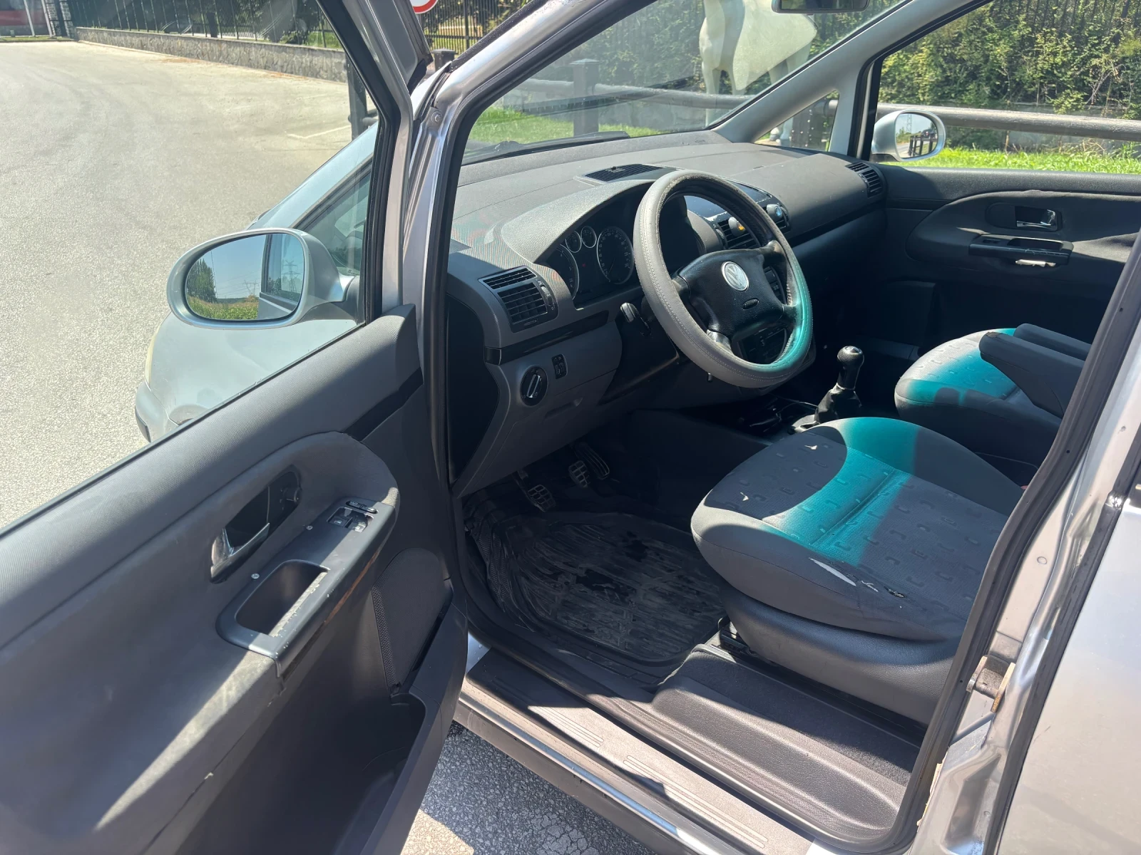VW Sharan 1.9, снимка 7 - Автомобили и джипове - 55633647
