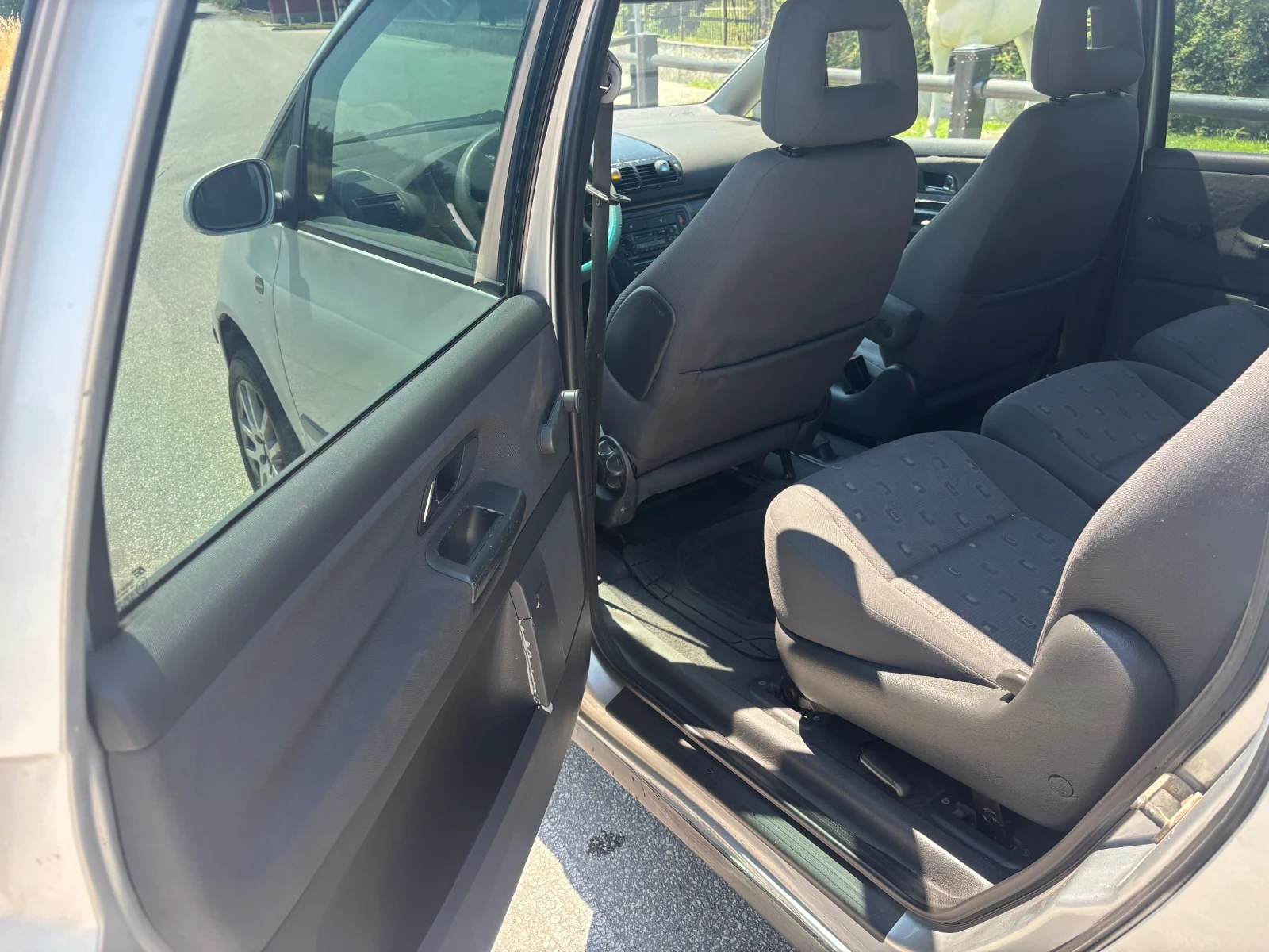 VW Sharan 1.9, снимка 8 - Автомобили и джипове - 55633647