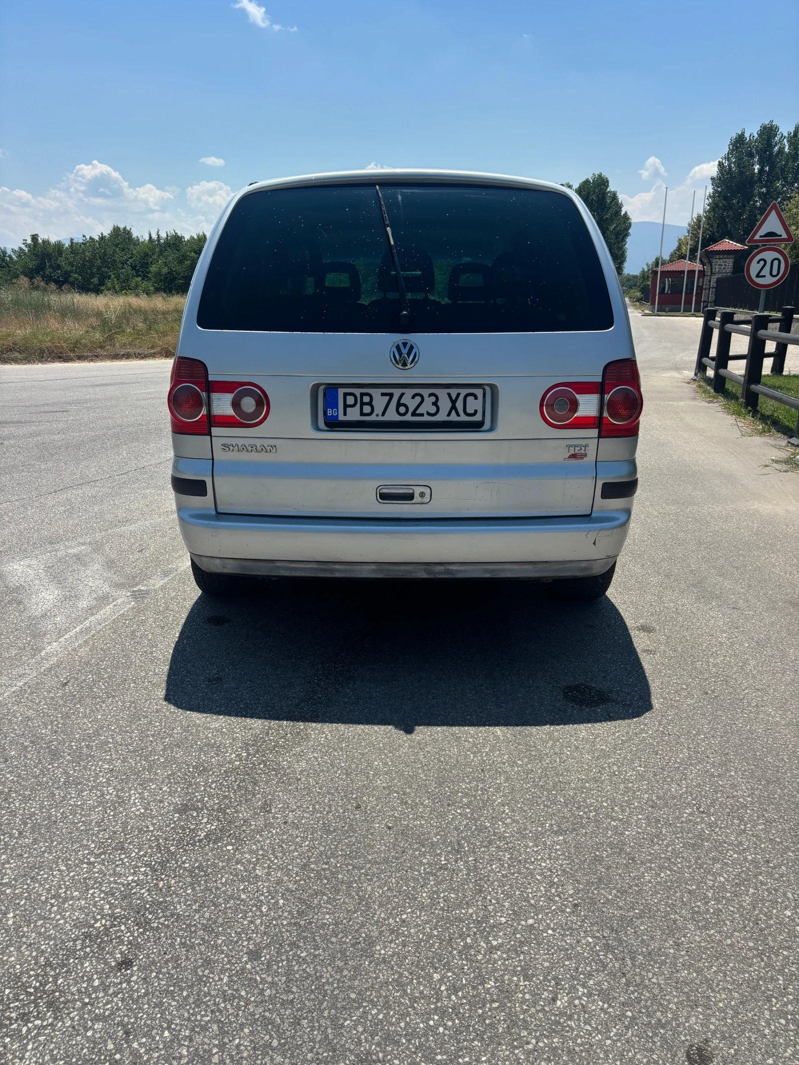 VW Sharan 1.9, снимка 5 - Автомобили и джипове - 55633647