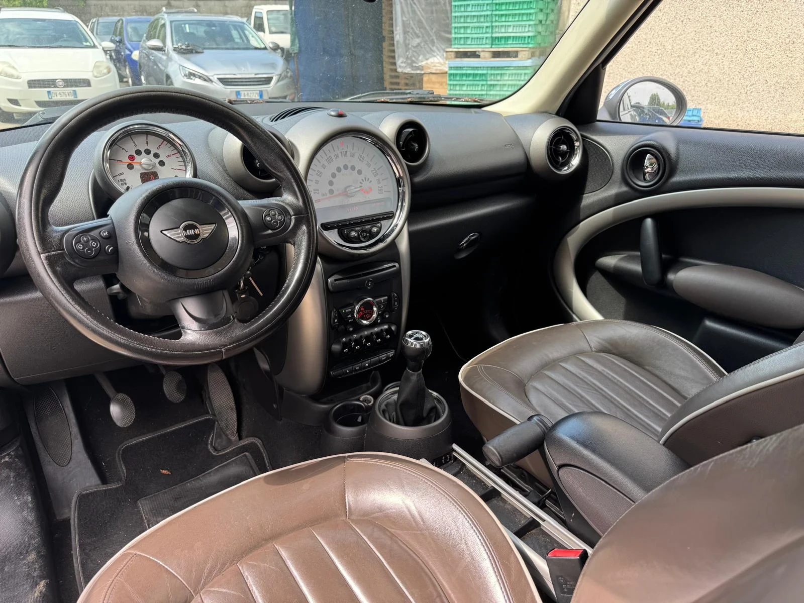 Mini Countryman 1.6 дизел, 4х4, Кожа, Обслужен - изображение 8