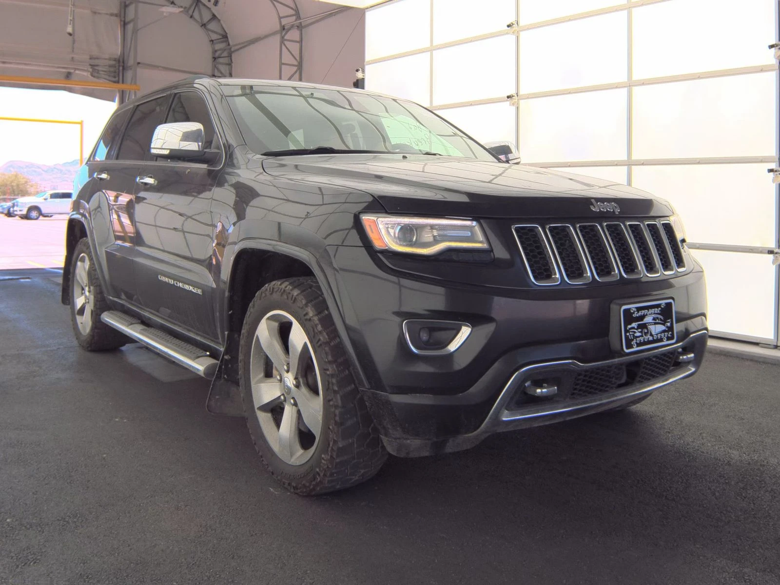 Jeep Grand cherokee OVERLAND* 5.7 HEMI* DISTRONIK* PANO* DIGITAL* ОБДУ - изображение 3