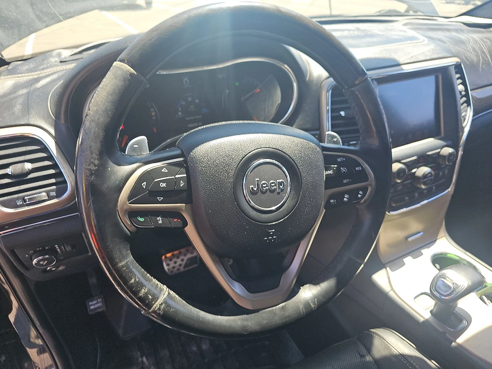 Jeep Grand cherokee OVERLAND* 5.7 HEMI* DISTRONIK* PANO* DIGITAL* ОБДУ - изображение 9