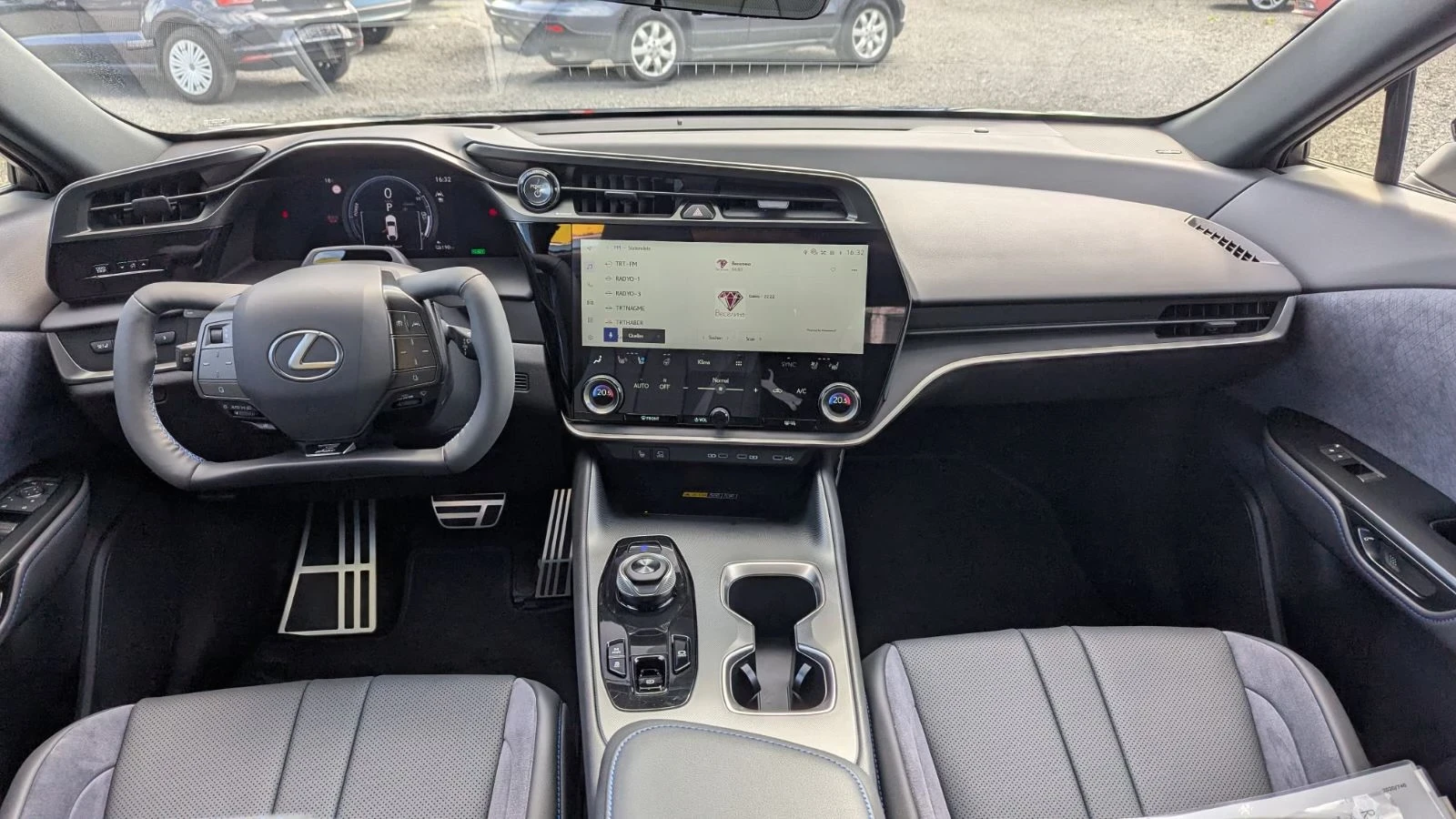 Lexus RZ Rz550e F-Sport Direkt, снимка 11 - Автомобили и джипове - 54549282