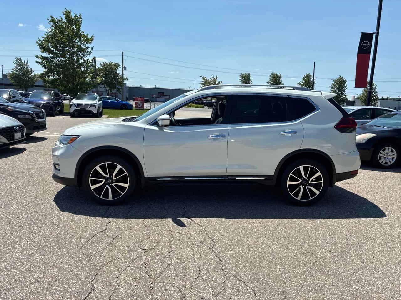 Nissan Rogue * AWD * АВТОКРЕДИТ БЕЗ ПЪРВОНАЧАЛНА ВНОСКА* , снимка 2 - Автомобили и джипове - 55532985