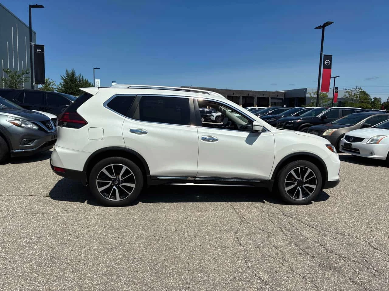 Nissan Rogue * AWD * АВТОКРЕДИТ БЕЗ ПЪРВОНАЧАЛНА ВНОСКА* , снимка 3 - Автомобили и джипове - 55532985