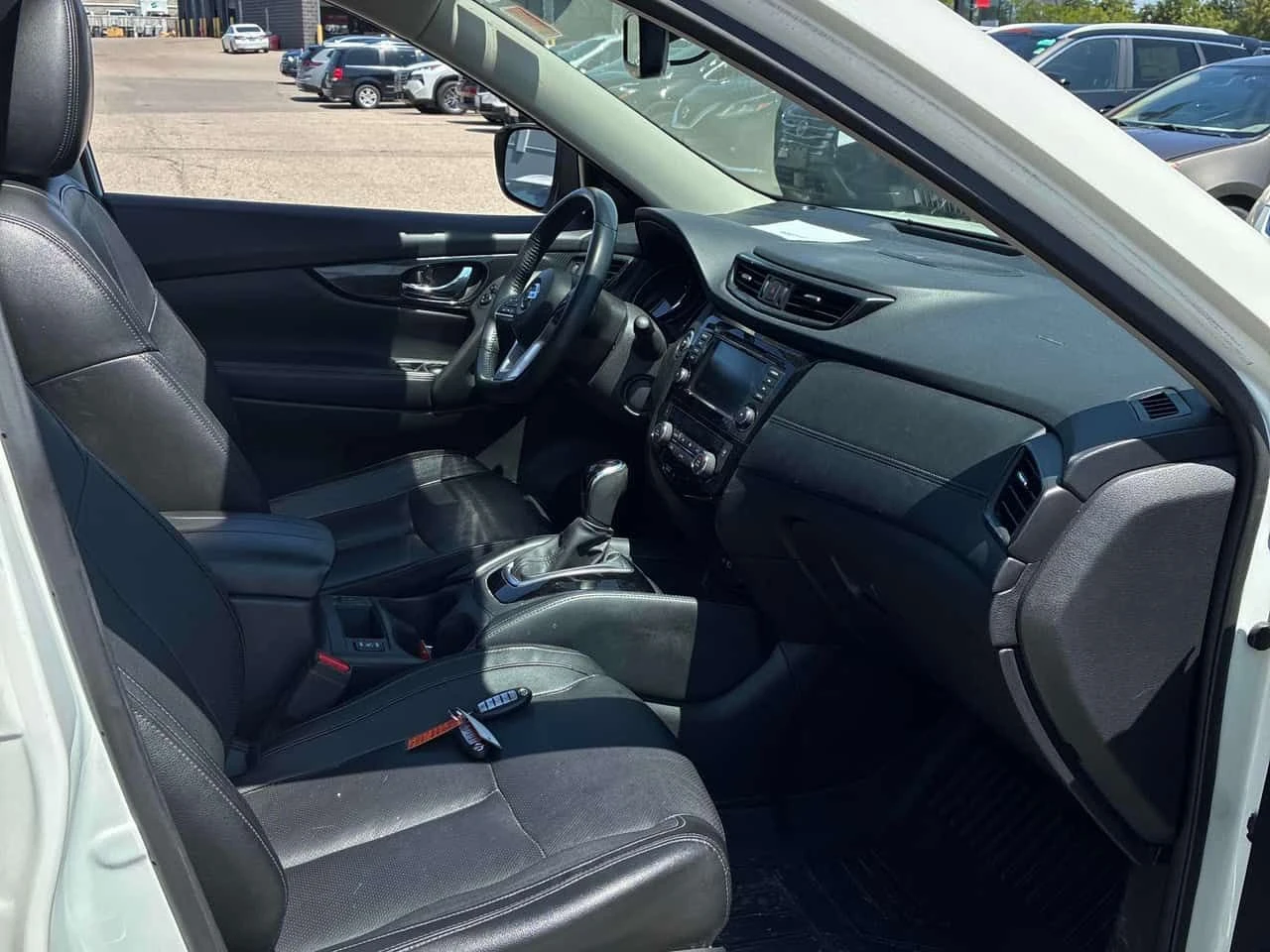 Nissan Rogue * AWD * АВТОКРЕДИТ БЕЗ ПЪРВОНАЧАЛНА ВНОСКА* , снимка 13 - Автомобили и джипове - 55532985