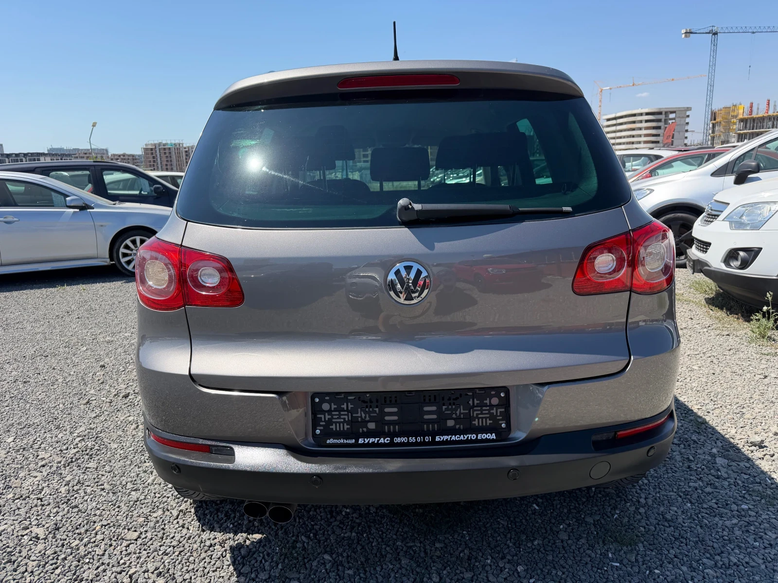 VW Tiguan 2.0 TDI АВТОМАТИК 4x4, снимка 5 - Автомобили и джипове - 55640357