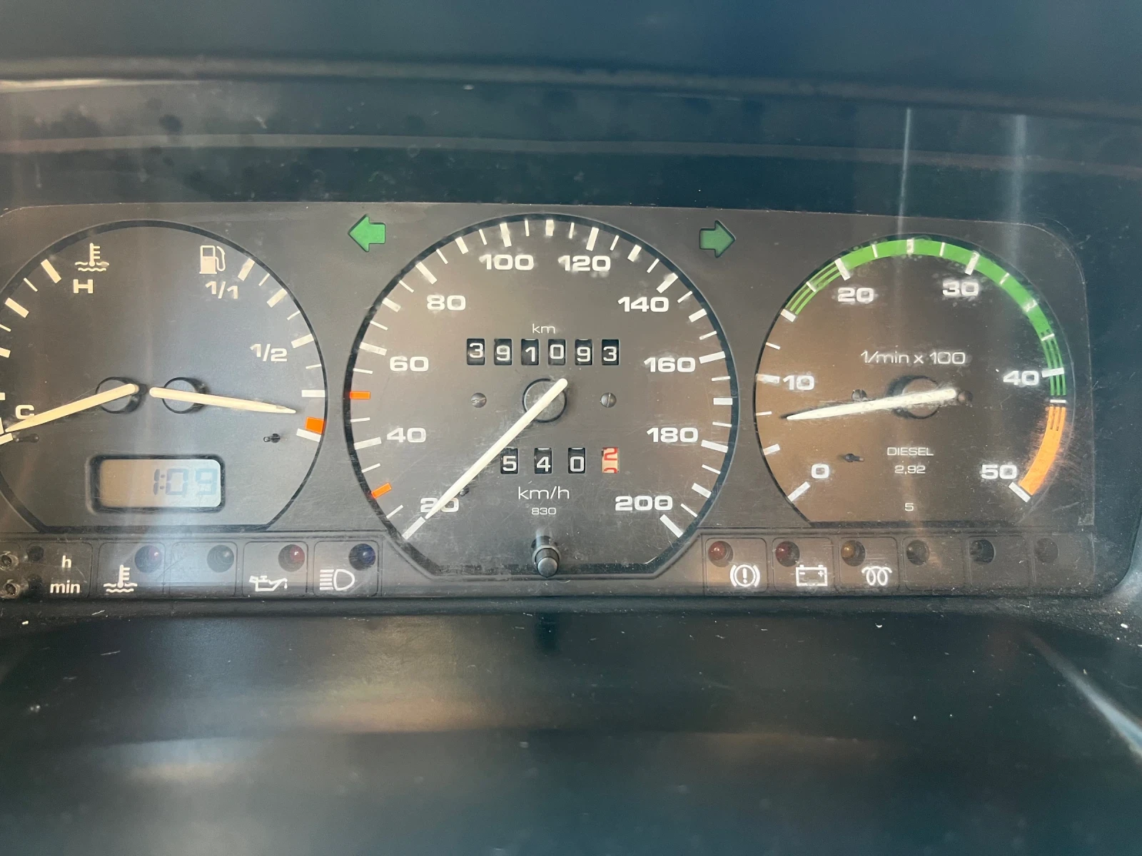 VW Caravelle, снимка 9 - Бусове и автобуси - 56089863