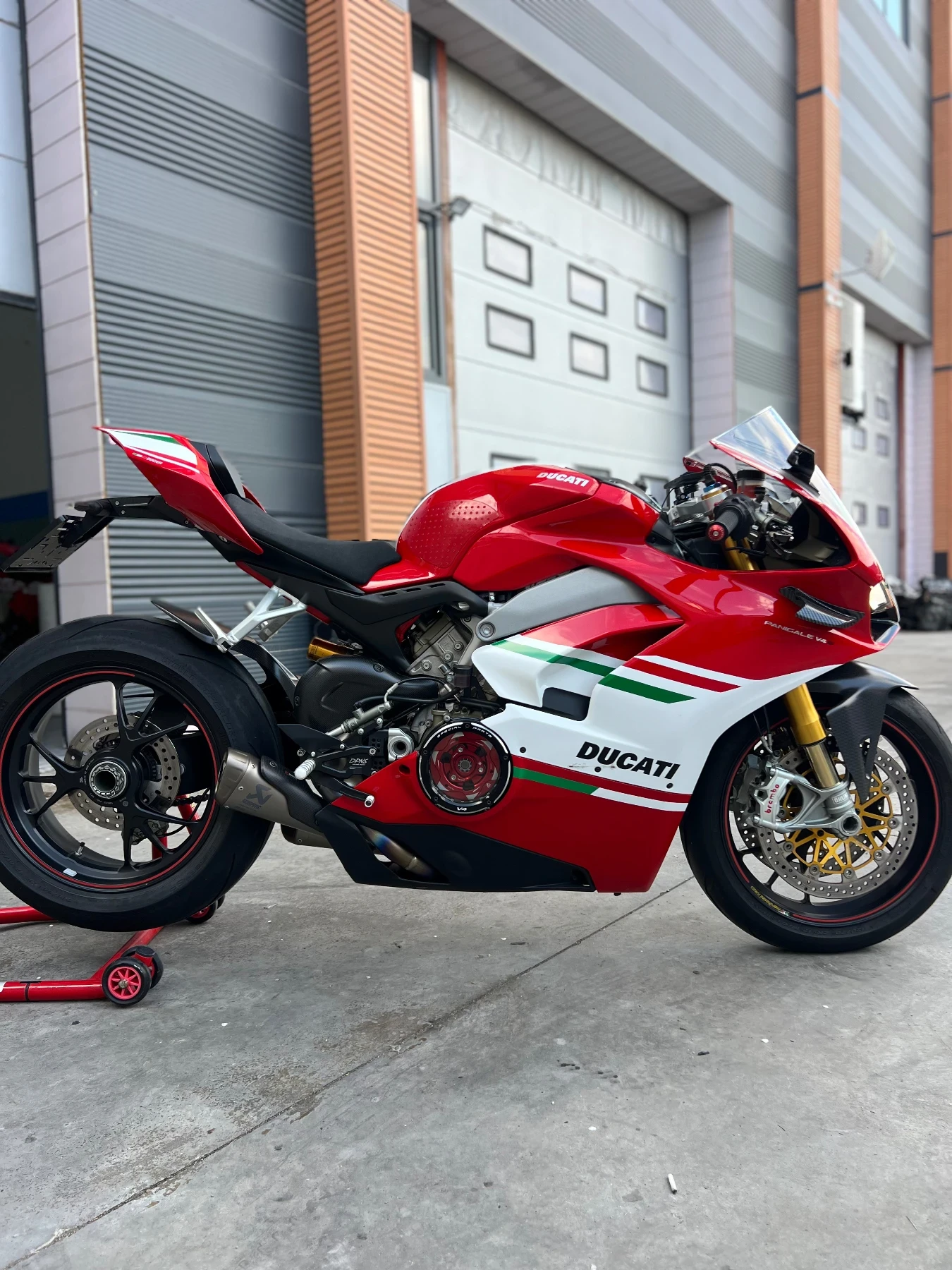 Ducati Panigale V4S Akrapovic