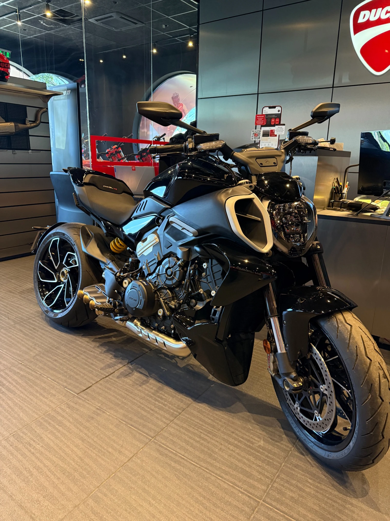 Ducati Diavel V4, снимка 2 - Мотоциклети и мототехника - 54605481